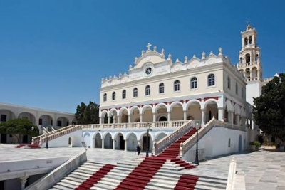 ΠΡΟΣΚΥΝΗΜΑ ΣΤΗΝ ΜΕΓΑΛΟΧΑΡΗ ΠΑΝΑΓΙΑ ΤΗΣ ΤΗΝΟΥ